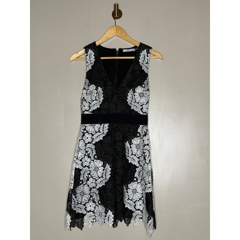 Alice + Olivia Black White Floral Lace Fit Flare Dress Size 0